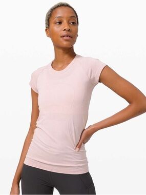 Lululemon Swiftly Tech Short Sleeve Crew Size 4
